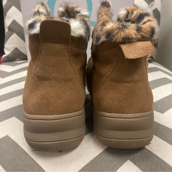 Baretraps Augustine Leopard lace-up Bootie. Size 9M. New w/box. - Picture 5 of 11